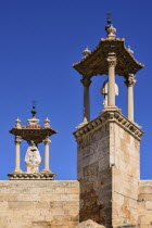 Spain, Valencia Province, Valencia, Puente del Mar with statues of San Pascual and the Virgin Mary, Puente del Mar is one of many bridges over the former Rio Turia which now serves as a park as the ri...