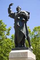 Spain, Catalonia, Barcelona, Bronze statue of the Catalan hero Pau Claris, a lawyer, clergyman and president of Catalonia who proclaimed the Catalan Republic in 1641 standing in the Parc de la Ciutade...