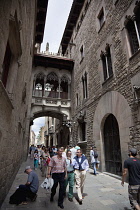 Spain, Catalonia, Barcelona, Pont dels Sospirs or Bridge of Sighs in the Gothic Quarter.