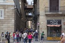 Spain, Catalonia, Barcelona, Pont dels Sospirs or Bridge of Sighs in the Gothic Quarter.