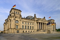 Germany, Berlin, Exterior front view of the Reichstag building which is the seat of the German Parliament designed by Paul Wallot 1884-1894 with glass dome by Sir Norman Foster added during later reco...