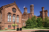 USA, Washington DC, National Mall, Smithsonian Castle, Tourist Information Centre for Smithsonian Museums.