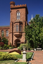 USA, Washington DC, National Mall, Smithsonian Castle, Tourist Information Centre for Smithsonian Museums.