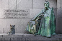 USA, Washington DC, National Mall, President Franklin Delano Roosevelt Memorial, Statue of the former President seatedl with his dog Fala.