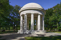 USA, Washington DC, National Mall, District of Columbia War Memorial consisting of a circular peristyle Doric temple.