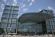 Germany, Berlin, Mitte, Hauptbahnhof steel and glass train station designed by Meinhard von Gerkan.