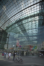 Germany, Berlin, Mitte, Hauptbahnhof steel and glass train station designed by Meinhard von Gerkan.