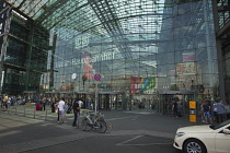 Germany, Berlin, Mitte, Hauptbahnhof steel and glass train station designed by Meinhard von Gerkan.