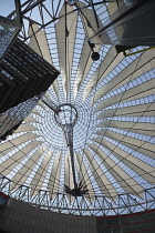 Germany, Berlin, Mitte, Potsdamer Platz, The Sony Centre interior with steel and glass canopy roof designed by Helmut Jahn