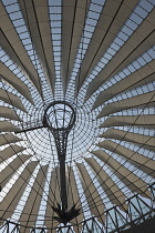 Germany, Berlin, Mitte, Potsdamer Platz, The Sony Centre interior with steel and glass canopy roof designed by Helmut Jahn