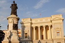 Spain, Madrid, Statue of Queen Maria Isabel de Braganza in front of the Museo del Prado Cason del Buen Retiro.