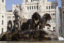 Spain, Madrid, Statue of Cibeles at Plaza de la Cibeles.