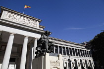 Spain, Madrid, Statue of Diego Velazquez in front of the Museo del Prado.