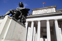 Spain, Madrid, Statue of Diego Velazquez in front of the Museo del Prado.