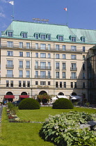 Germany, Berlin, Mitte, the rebuilt five star Hotel Adlon Kempinski on the corner of Unter den Linden and Pariser Platz.