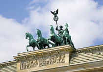 Germany, Berlin, Mitte, Brandenburg Gate or Bransenburger Tor in Pariser Platz leading to Unter den Linden and the Royal Palaces with the Quadriga of Victory on top. The only remaining of the original...