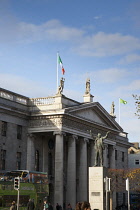 Ireland, Dublin, O'Connell street, Statue of Jim Larkin outside the GPO.