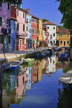 Italy, Veneto, Burano Island, Colourful housing on Fondamenta Cao di Rio a Destra.