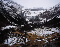 France, Mid Pyrenees, Hautes-Pyrenees, Cirgue de Gavarnie. Snow and ice in Febuary