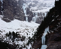 France, Mid Pyrenees, Hautes-Pyrenees, Cirgue de Gavarnie. Snow and ice in Febuary