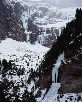 France, Mid Pyrenees, Hautes-Pyrenees, Cirgue de Gavarnie. Snow and ice in Febuary