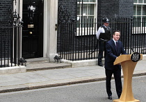 General Election 2015 David and Samantha Cameron on the steps of number ten Downing Street.  David Cameron gives his speach as PM    Photo Sean Aidan    08/05/15