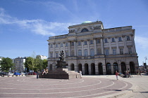 Poland, Warsaw, Old Town, Krakowskie Przedmiescie, Statue of Nicolaus Copernicus outside the Academy of Sciences.