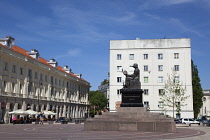 Poland, Warsaw, Old Town, Krakowskie Przedmiescie, Statue of Nicolaus Copernicus outside the Academy of Sciences.