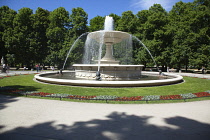 Poland, Warsaw, Marszalkowska, Ogrod Saski, Water fountain in public park.