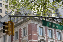 USA, New York State, New York City, Manhattan, Street sign on 5th Avenue next to Central Park.