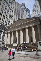 USA, New York State, New York City, Manhattan, Exterior of Federal Hall with statue of George Washington outside.