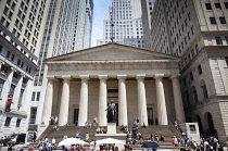 USA, New York State, New York City, Manhattan, Exterior of Federal Hall with statue of George Washington outside.