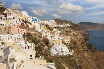 Greece, Santorini, Oia, Overlooking the clifftop town.