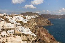 Greece, Santorini, Oia, Overlooking the clifftop town.