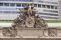 USA, New York City, Manhattan, Clock and Hercules, Mercury and Minerva sculptures, Grand Central Terminal Railway Station.