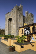Ireland, County Clare, Bunratty Castle and Durty Nelly's Pub and Restaurant.
