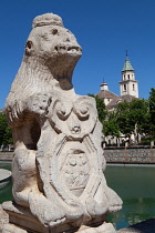 Spain, Andalucia, Granada, Leoline statue on the Roman Bridge over the Rio Ganil.