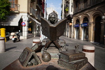 Spain, Andalucia, Seville, Statue in Sevilla of a young girl reading in honour of Clara Campoamor and her contribution to the freedom of women.