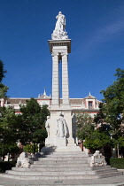 Spain, Andalucia, Seville, Statue of the Virgin of the Immaculate Conception on Plaza del Triunfo.