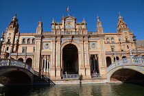 Spain, Andalucia, Seville, Plaza de Espana.
