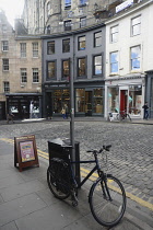 Scotland, Edinburgh, Old Town, Grassmarket, Victoria St, cobbled streets & shops of Victoria St.