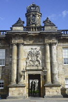 Scotland, Edinburgh, Palace of Holyroodhouse, Palace entrance.