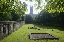 Scotland, Glasgow, Merchant City, Ramshorn Kirk and cemetery.