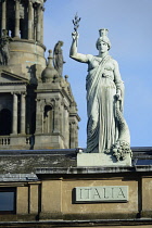 Scotland, Glasgow, Merchant City, the Italian Centre, Italia statue .