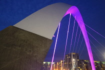 Scotland, Glasgow, The Clyde, Clyde Arc at night.