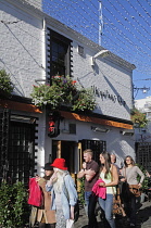 Scotland, Glasgow, West End, Ashton Lane, the Ubiquitous Chip pub.