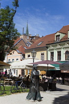 Croatia, Zagreb, Old Town, Tkalciceva Street, Zagorka statue of Marija Juric.