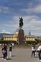 Croatia, Zagreb, Old town, Park Josipa Jurja Strossmayera, Kralj Tomislav statue outside glavni kolodvor main train station.