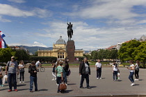 Croatia, Zagreb, Old town, Park Josipa Jurja Strossmayera, Kralj Tomislav statue outside glavni kolodvor main train station.