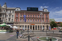 Croatia, Zagreb, Old Town, Ban Jelacic Square with fountain.